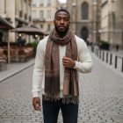 Eleganter Schal für Damen und Herren 215x105 braun mit authentischem Muster